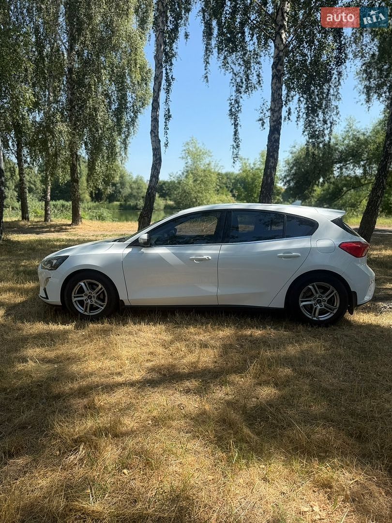 Ford Focus 2019 VIN WF0NXXGCHNKP88603 фото оголошення 4 з 35