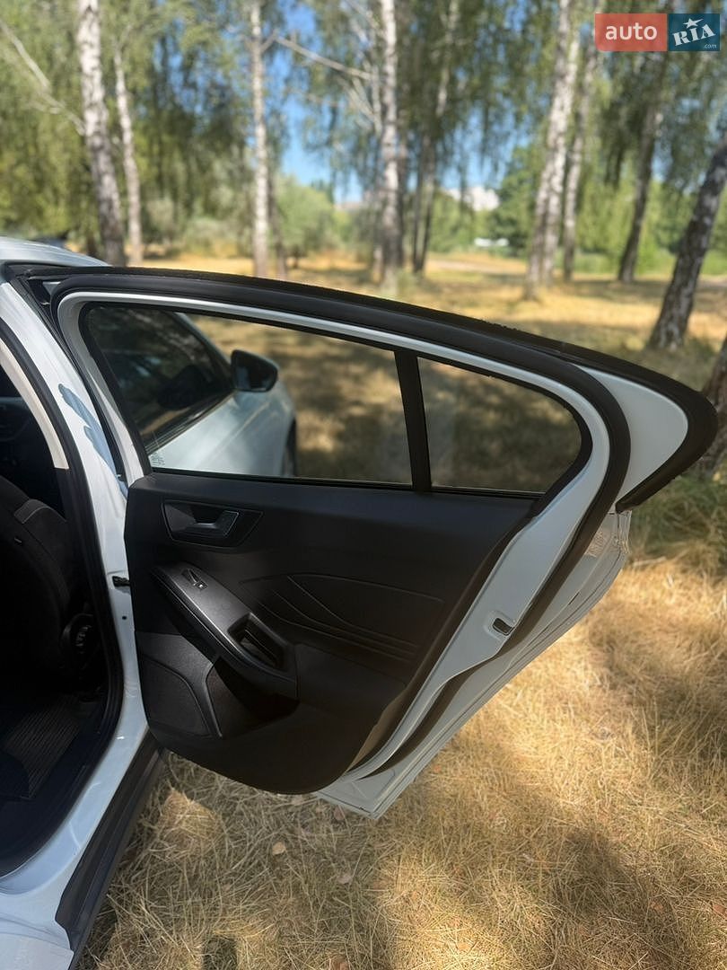Ford Focus 2019 VIN WF0NXXGCHNKP88603 фото оголошення 33 з 35