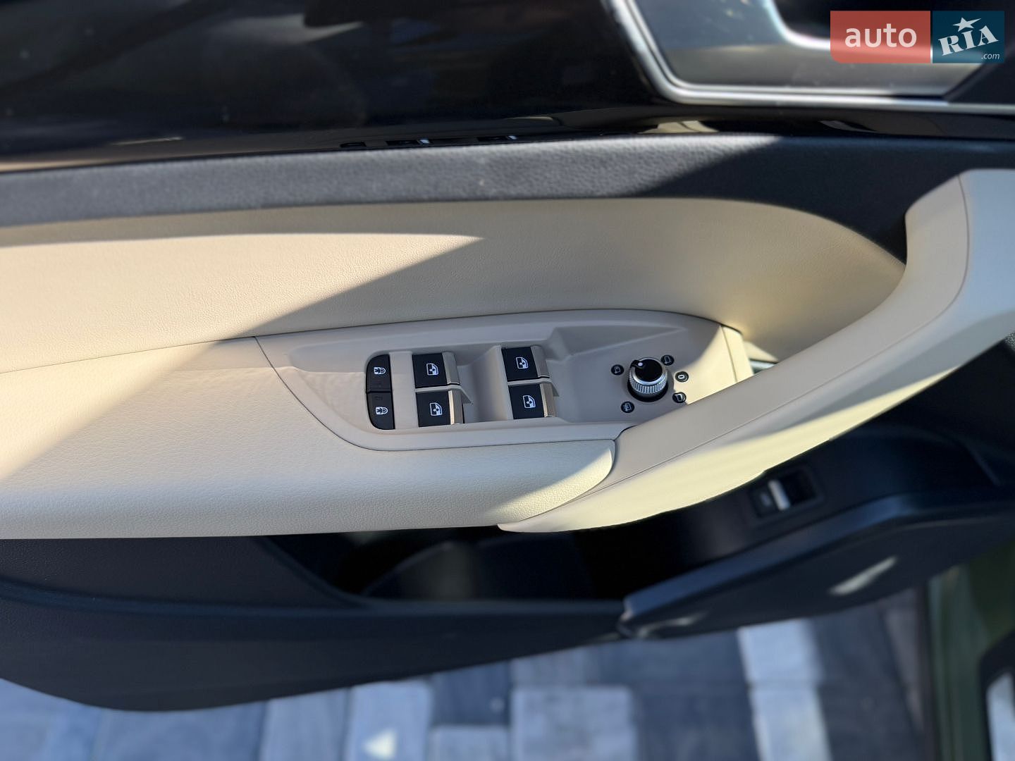 Audi Q5 2023 VIN WA1ABAFY9P2050874 фото оголошення 25 з 52