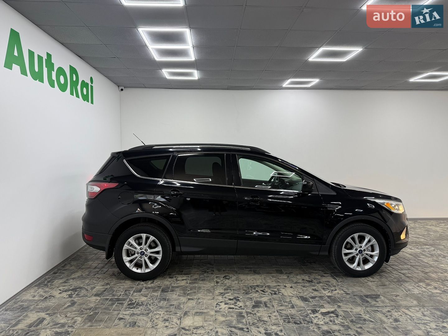 Ford Escape 2016 VIN 1FMCU0GD5HUA60012 фото оголошення 2 з 25