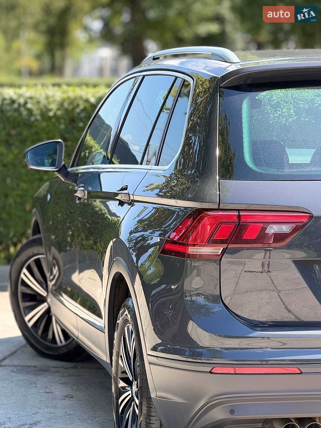 Volkswagen Tiguan 2019 VIN WVGZZZ5NZKW358332 фото оголошення 14 з 54