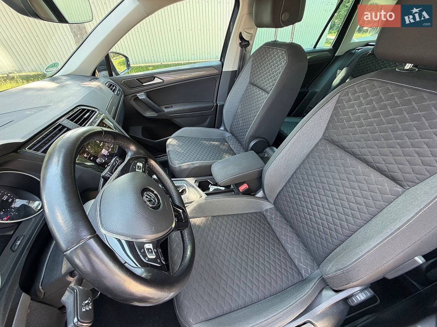Volkswagen Tiguan 2019 VIN WVGZZZ5NZKW358332 фото оголошення 30 з 54