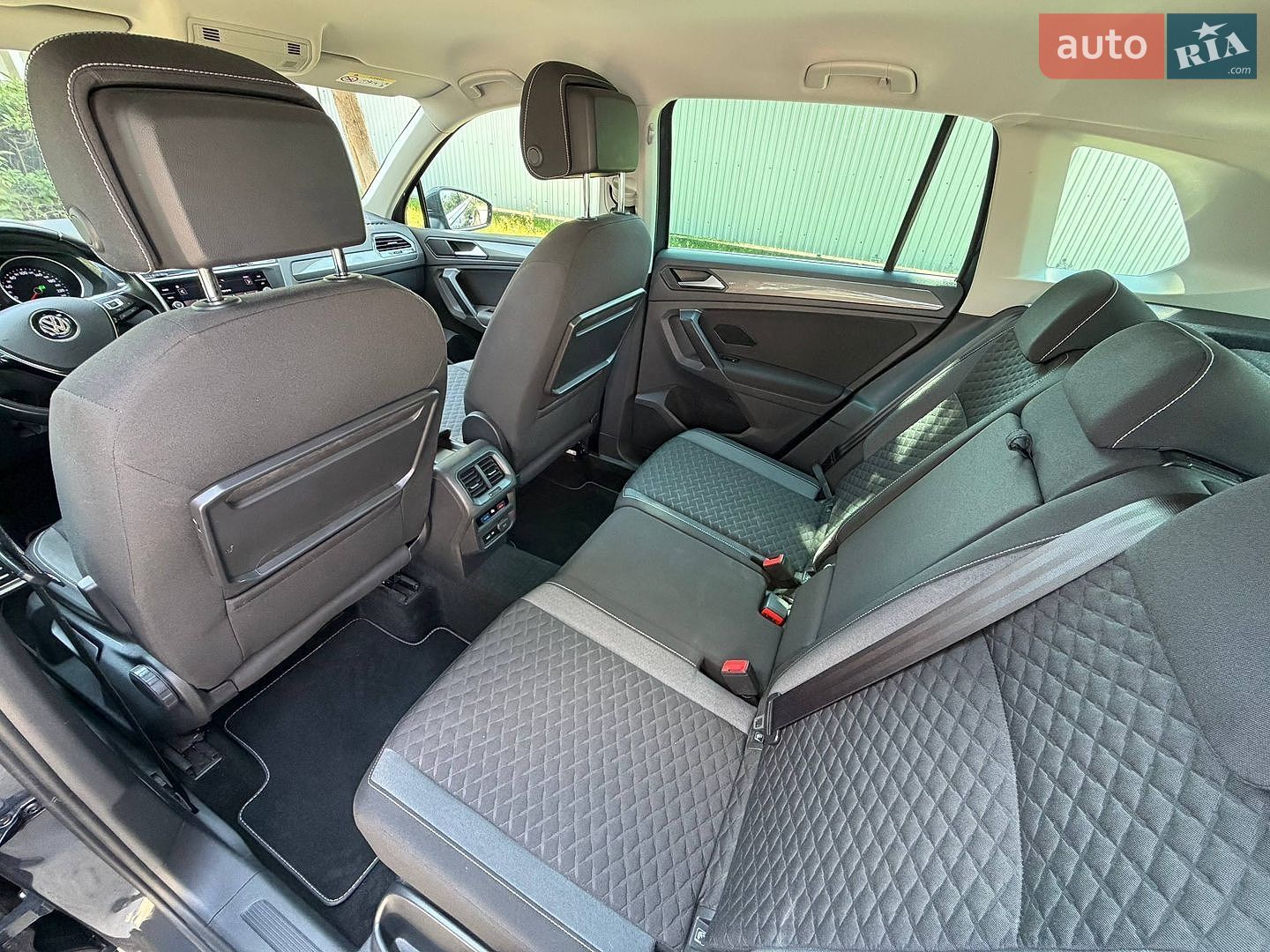 Volkswagen Tiguan 2019 VIN WVGZZZ5NZKW358332 фото оголошення 32 з 54