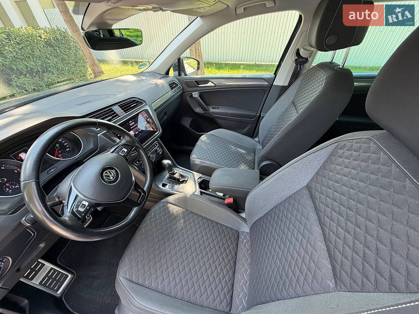 Volkswagen Tiguan 2019 VIN WVGZZZ5NZKW358332 фото оголошення 31 з 54