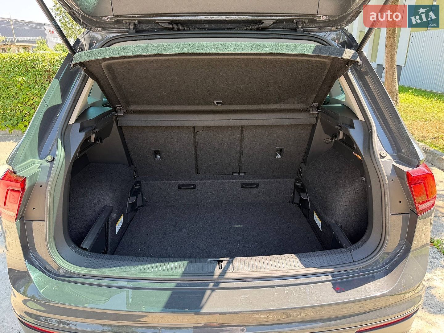 Volkswagen Tiguan 2019 VIN WVGZZZ5NZKW358332 фото оголошення 38 з 54