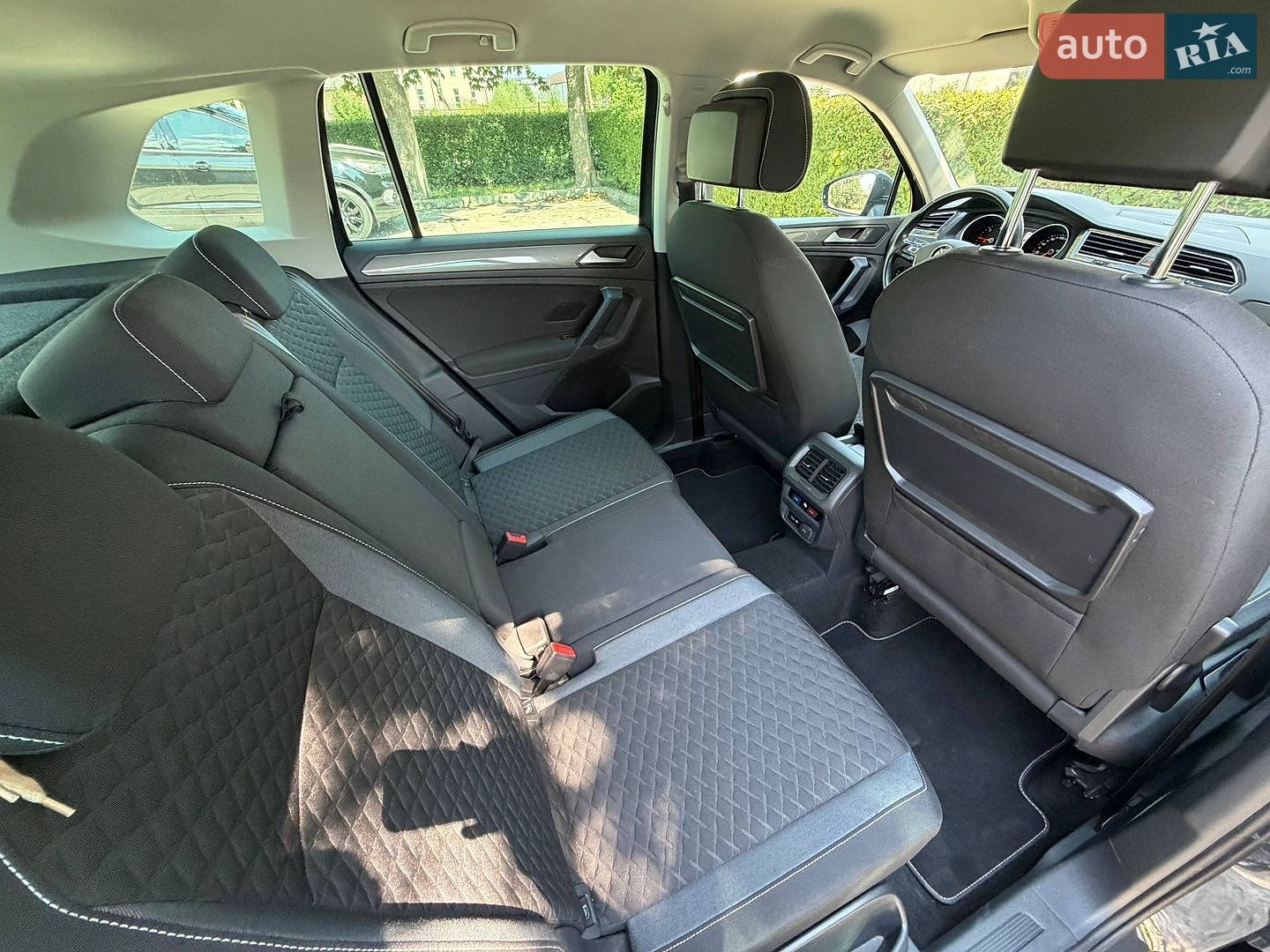 Volkswagen Tiguan 2019 VIN WVGZZZ5NZKW358332 фото оголошення 43 з 54