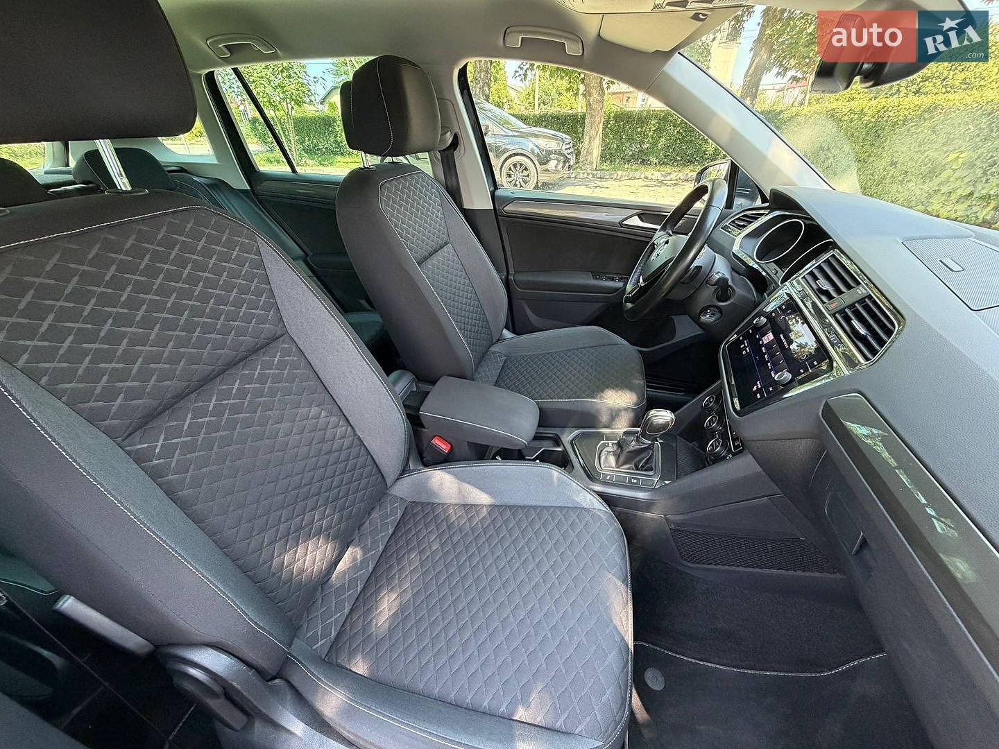 Volkswagen Tiguan 2019 VIN WVGZZZ5NZKW358332 фото оголошення 46 з 54