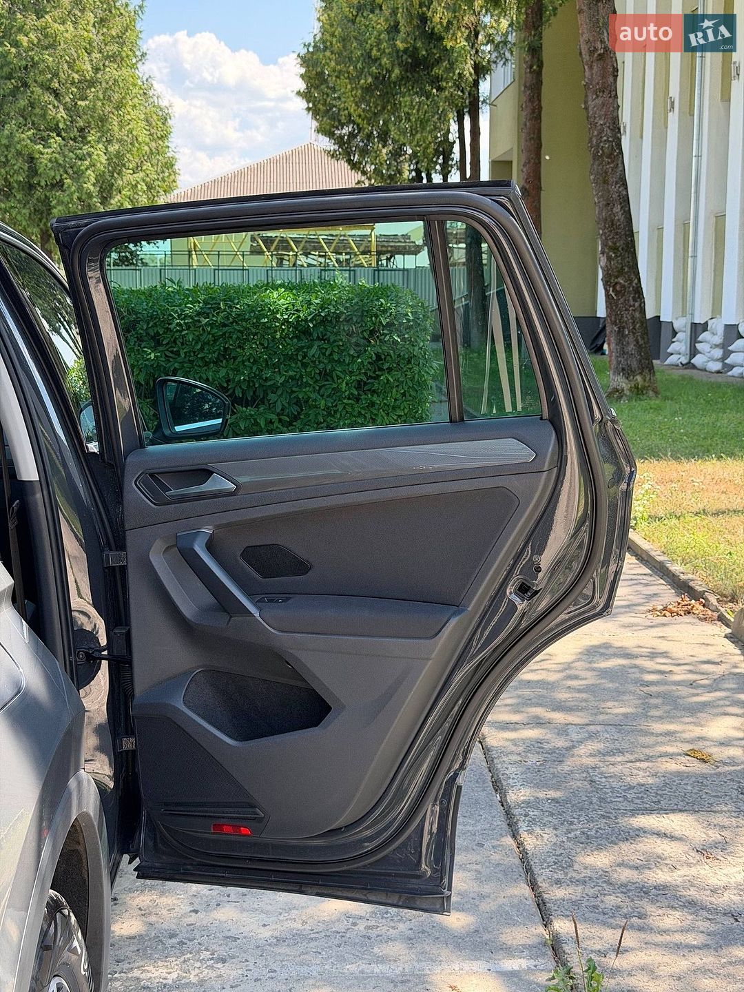 Volkswagen Tiguan 2019 VIN WVGZZZ5NZKW358332 фото оголошення 41 з 54