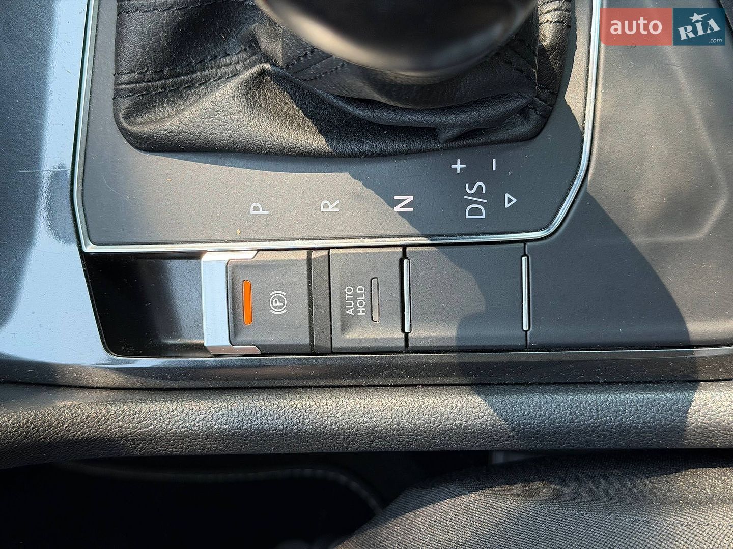 Volkswagen Tiguan 2019 VIN WVGZZZ5NZKW358332 фото оголошення 53 з 54