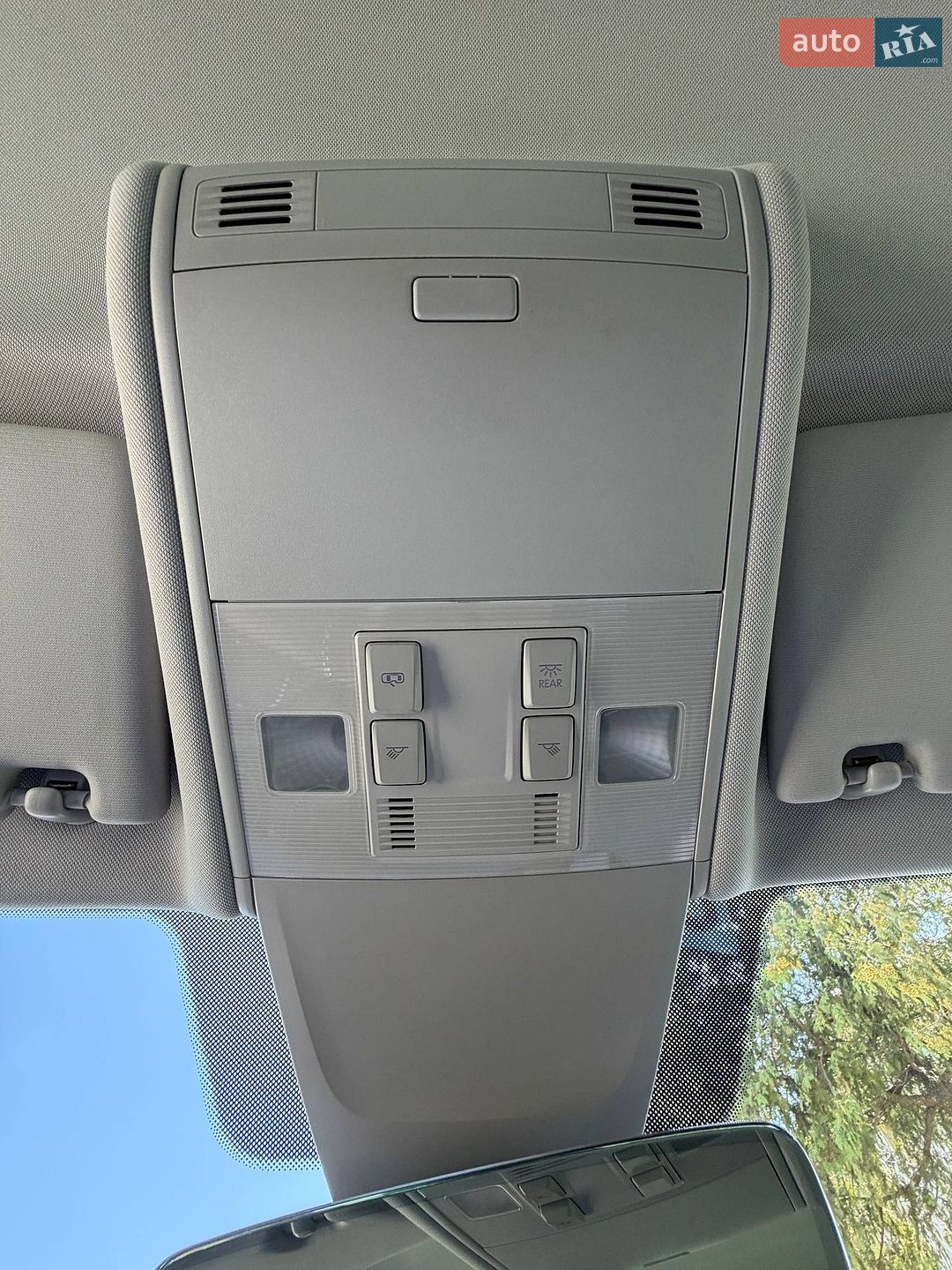 Volkswagen Tiguan 2019 VIN WVGZZZ5NZKW358332 фото оголошення 52 з 54