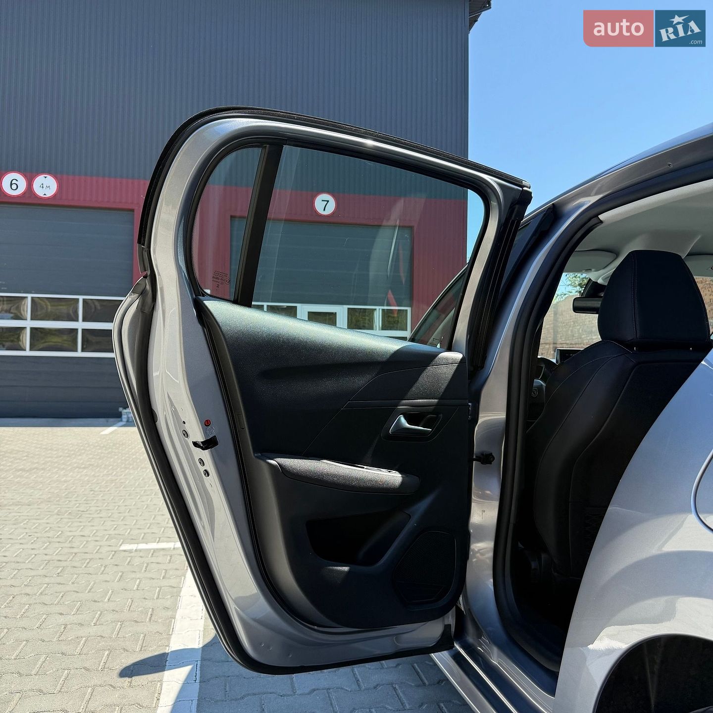Peugeot e-208 2024 VIN VR3UHZKX0R4097150 фото оголошення 36 з 44