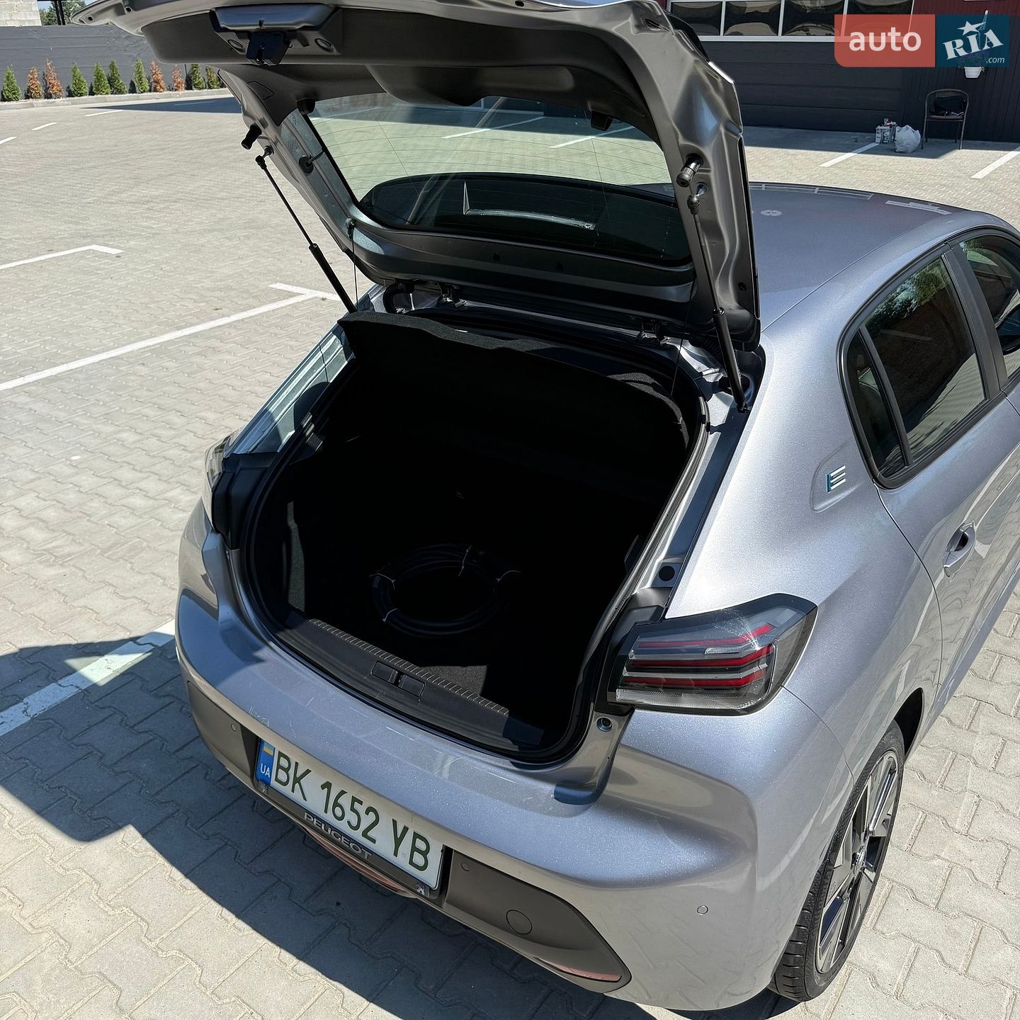 Peugeot e-208 2024 VIN VR3UHZKX0R4097150 фото оголошення 43 з 44