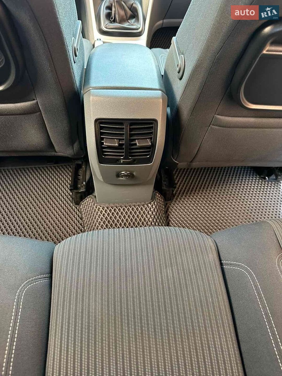 Ford C-Max 2011 VIN WF0JXXWPBJBS26647 фото оголошення 35 з 59