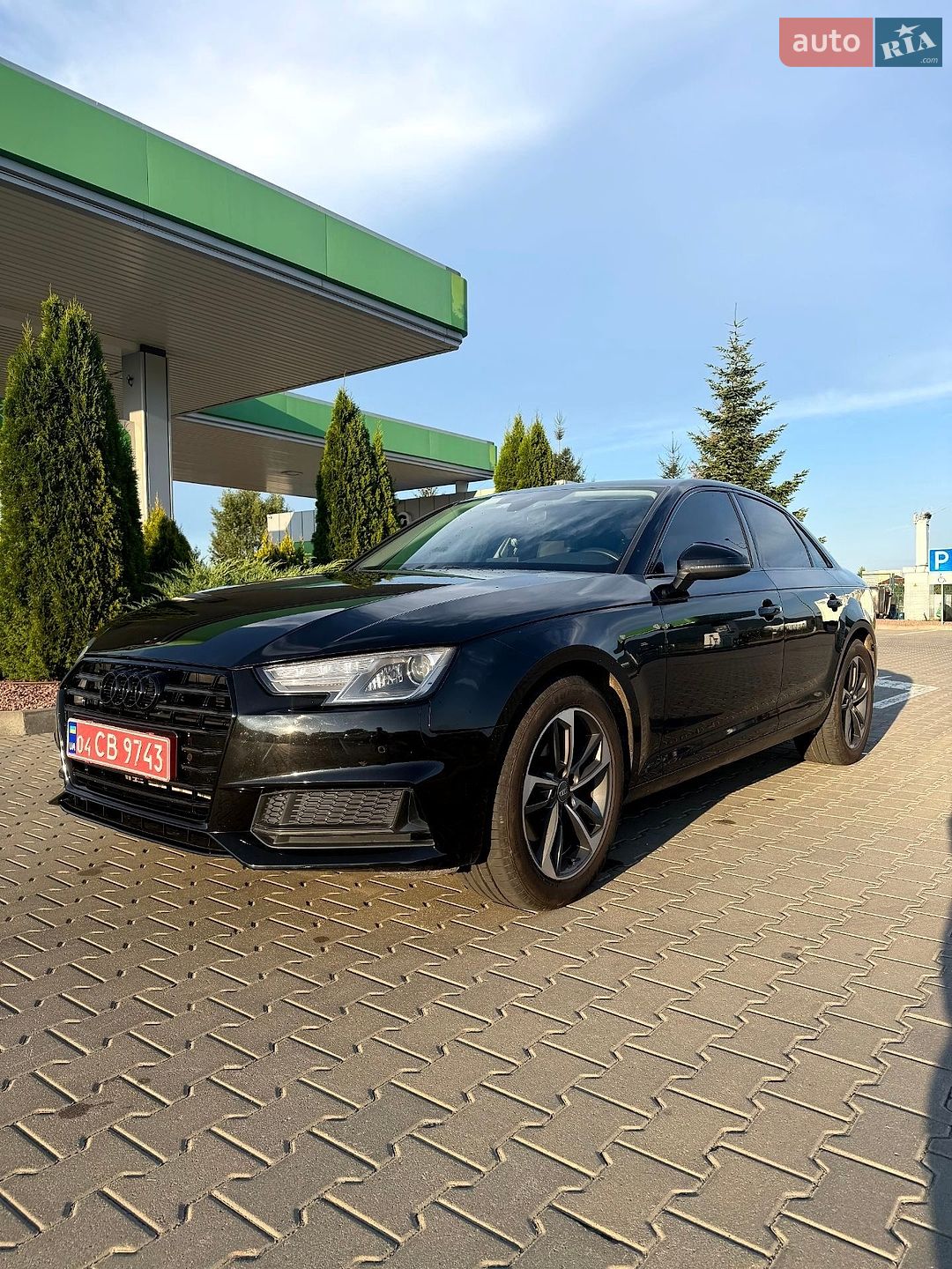 Audi A4 2019 VIN WAUGMAF47KN017044 фото оголошення 2 з 18