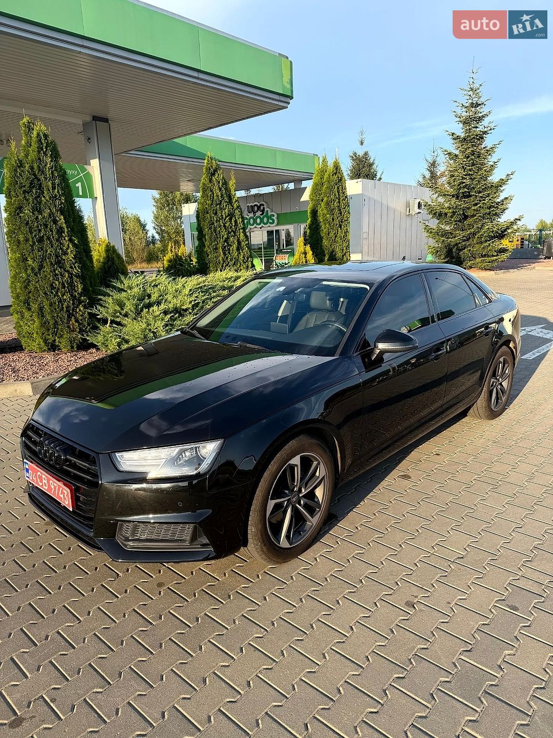 Audi A4 2019 VIN WAUGMAF47KN017044 фото оголошення 4 з 18