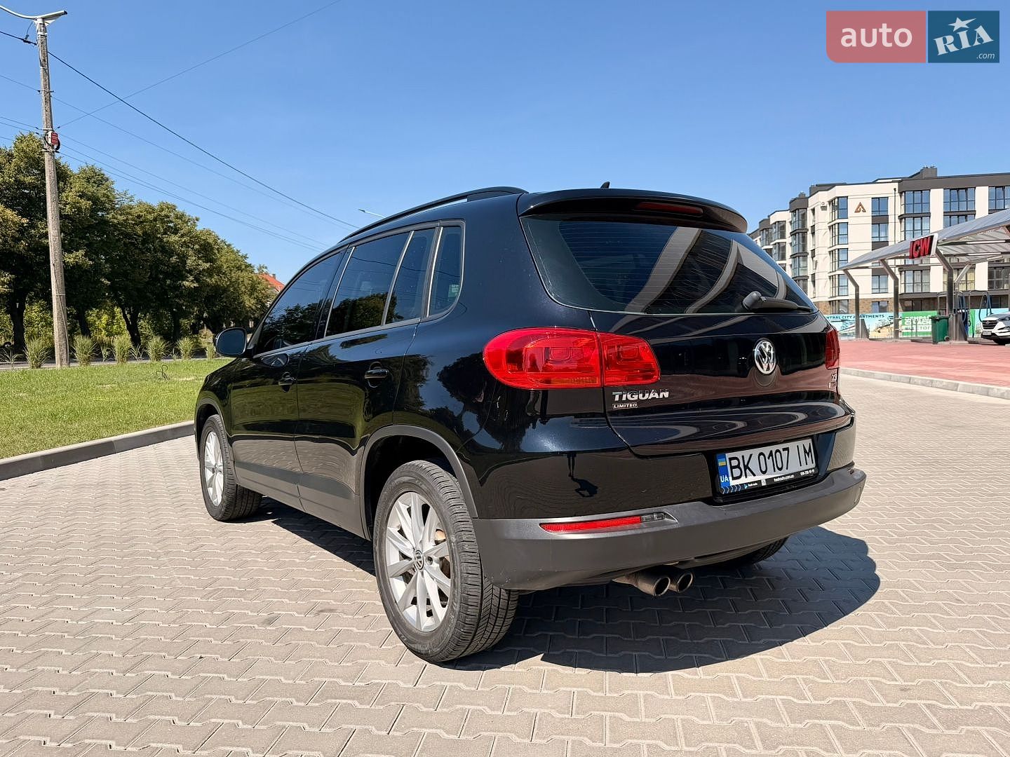 Volkswagen Tiguan 2017 VIN WVGBV7AX4HK052886 фото оголошення 5 з 14