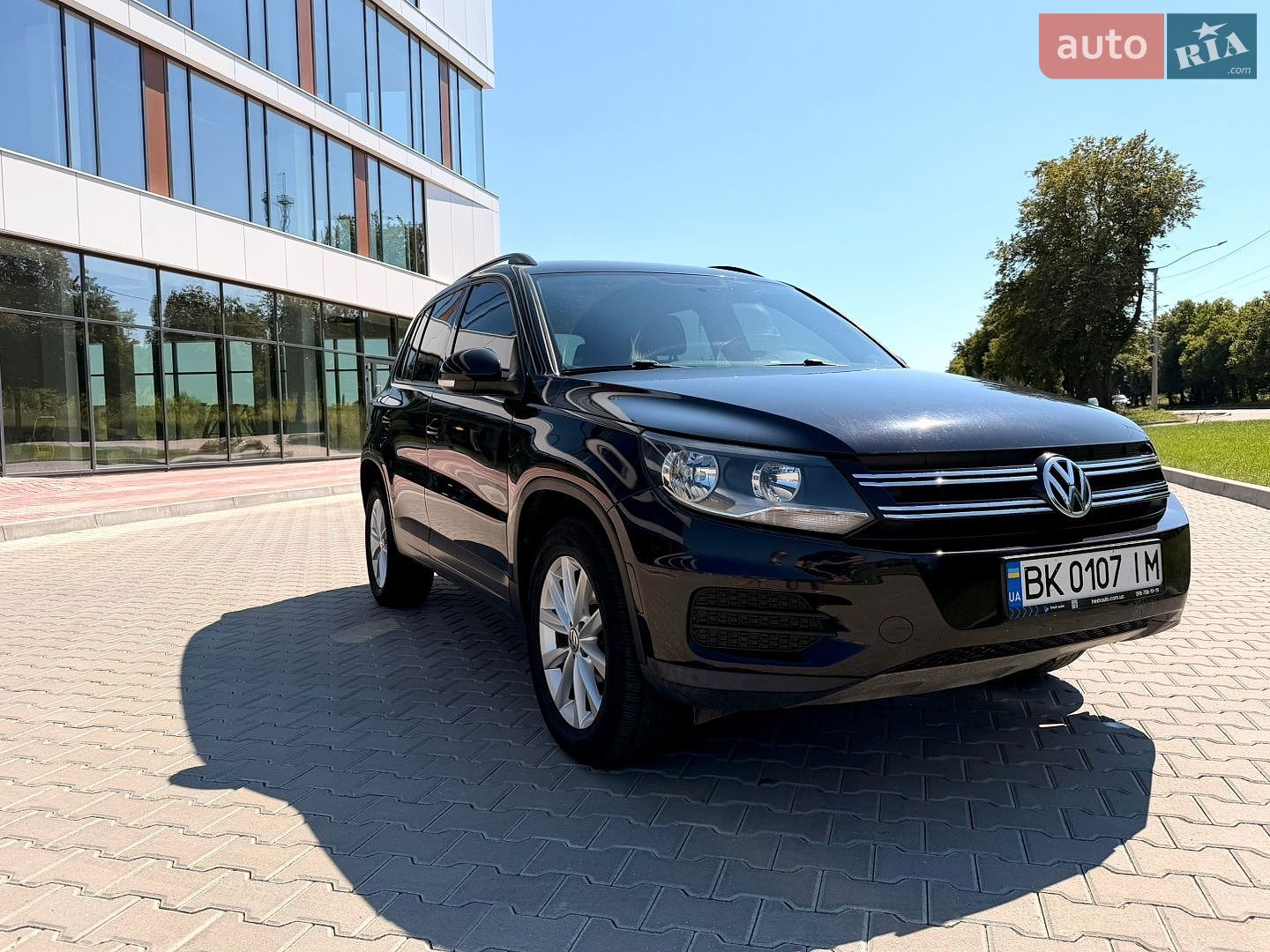 Volkswagen Tiguan 2017 VIN WVGBV7AX4HK052886 фото оголошення 9 з 14