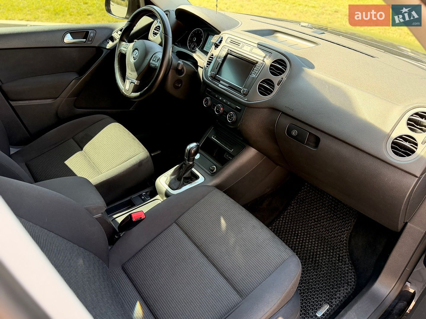 Volkswagen Tiguan 2017 VIN WVGBV7AX4HK052886 фото оголошення 10 з 14