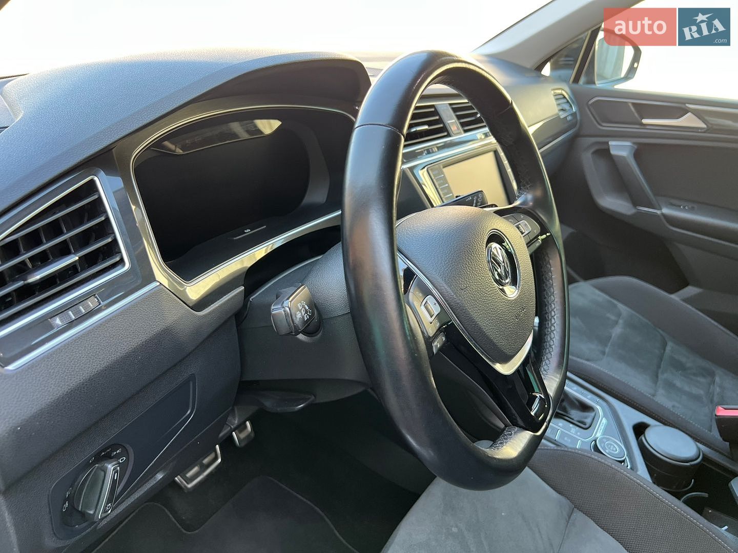 Volkswagen Tiguan 2016 VIN WVGZZZ5NZHW867811 фото оголошення 31 з 66