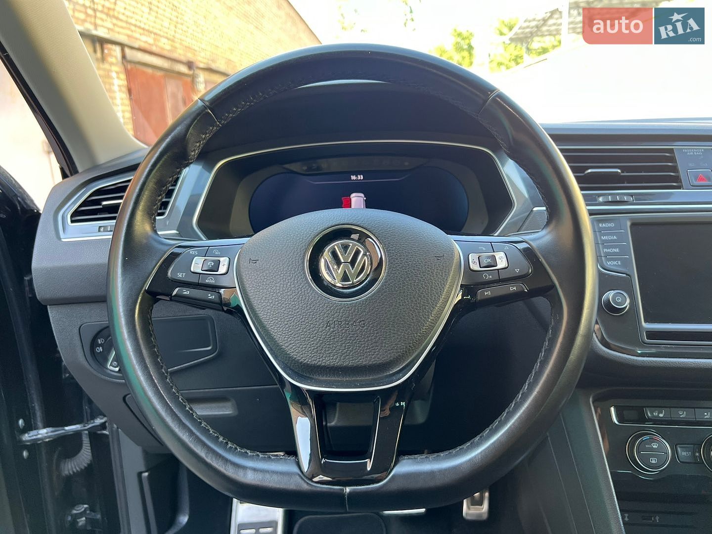 Volkswagen Tiguan 2016 VIN WVGZZZ5NZHW867811 фото оголошення 36 з 66