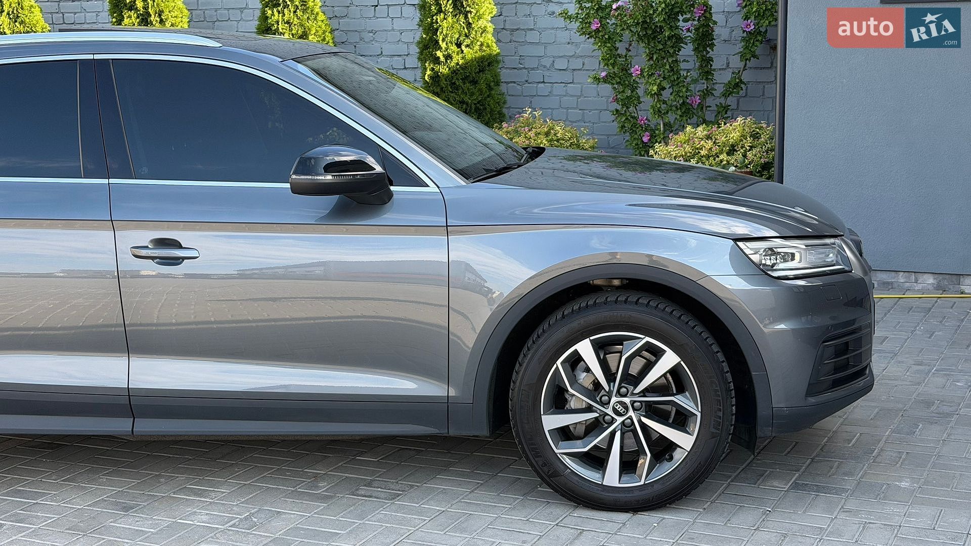 Audi Q5 2020 VIN WAUZZZFY1L2093423 фото оголошення 18 з 55
