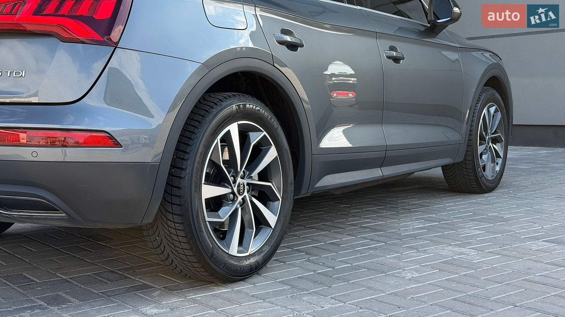 Audi Q5 2020 VIN WAUZZZFY1L2093423 фото оголошення 32 з 55