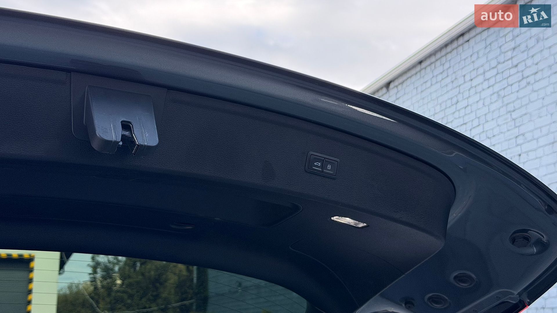 Audi Q5 2020 VIN WAUZZZFY1L2093423 фото оголошення 36 з 55