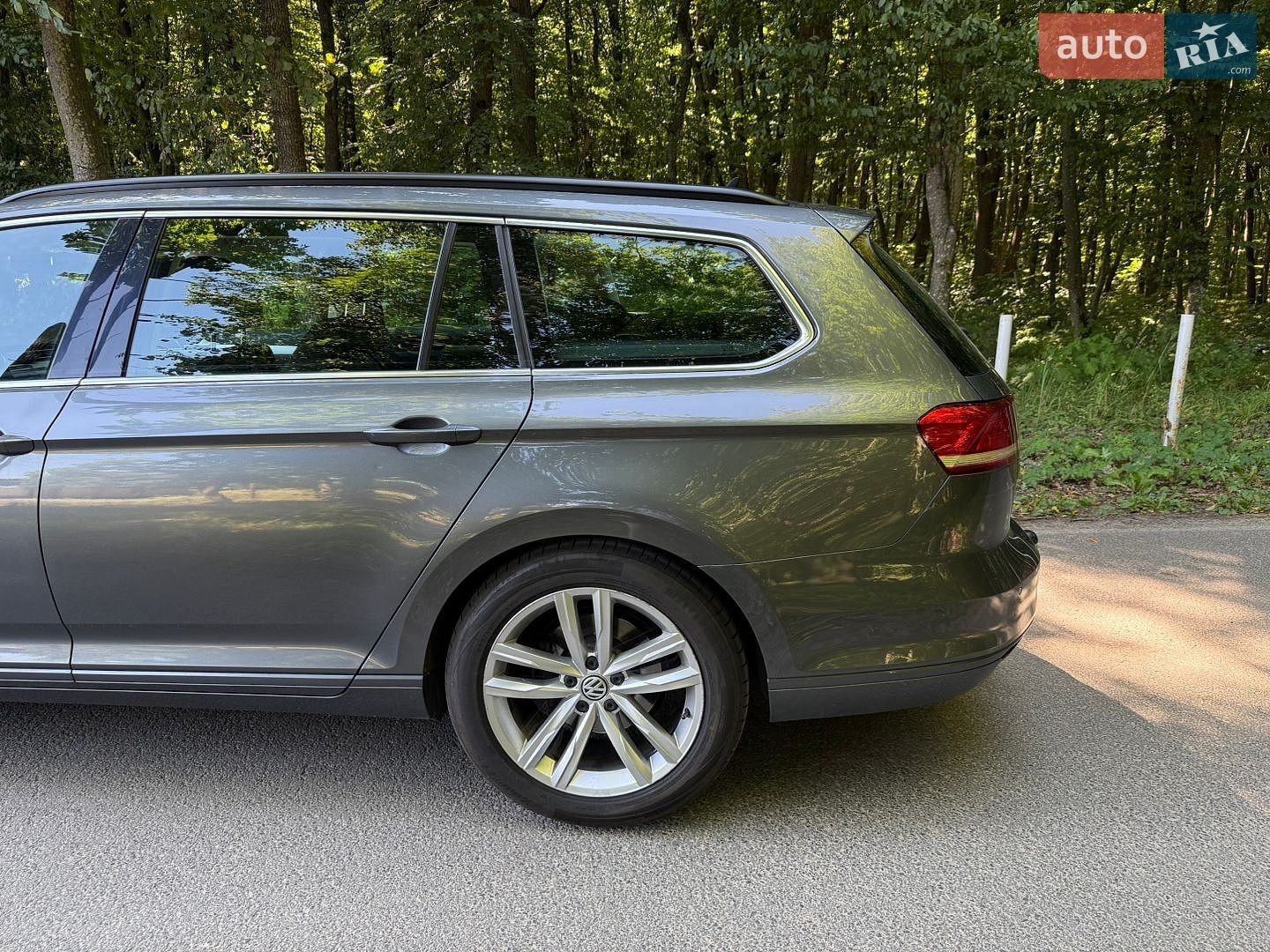 Volkswagen Passat 2017 VIN WVWZZZ3CZHP023265 фото оголошення 20 з 37