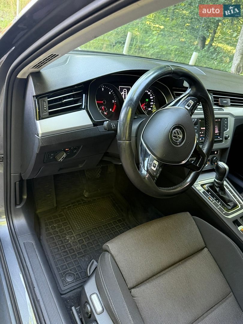Volkswagen Passat 2017 VIN WVWZZZ3CZHP023265 фото оголошення 9 з 37