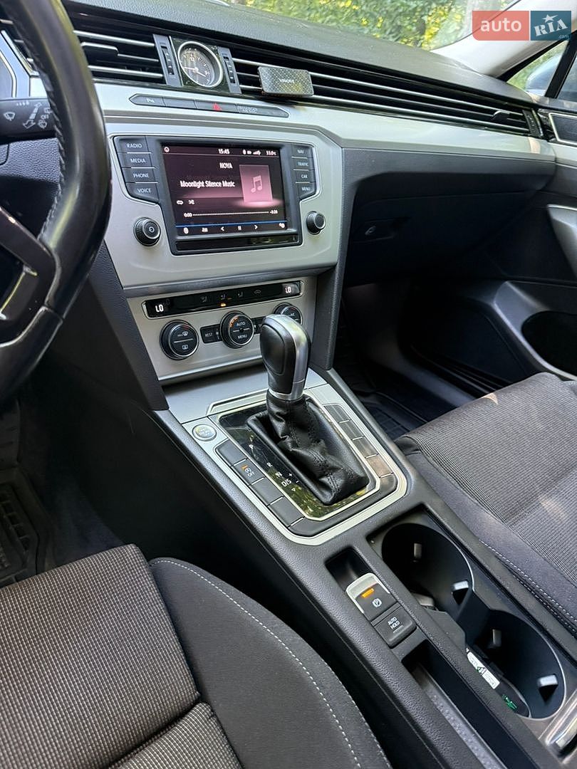 Volkswagen Passat 2017 VIN WVWZZZ3CZHP023265 фото оголошення 10 з 37