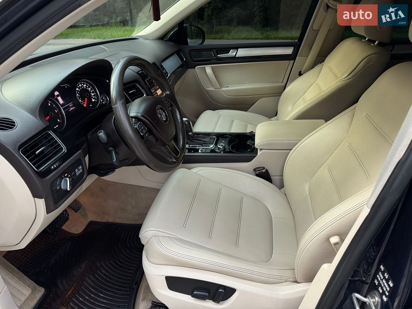 Volkswagen Touareg 2011 VIN WVGFK9BPXCD000812 фото оголошення 14 з 22