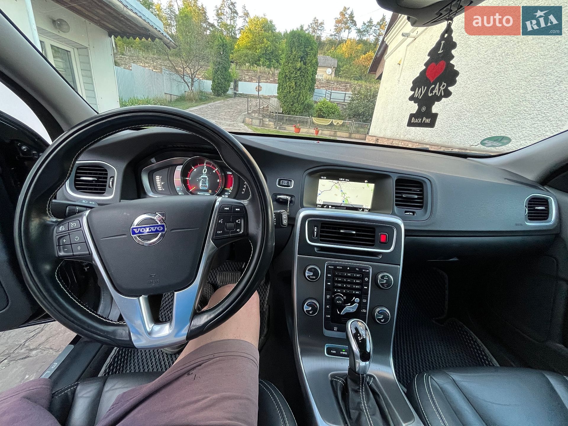 Volvo V60 2014 VIN YV1GWAA50E1200342 фото оголошення 9 з 17