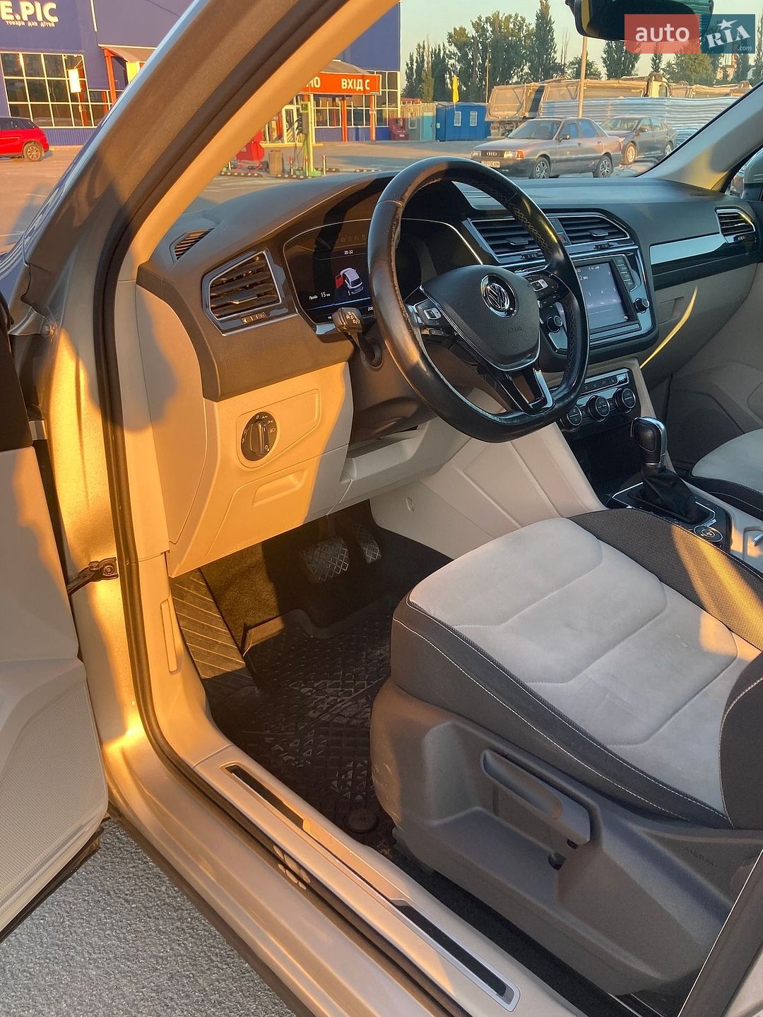 Volkswagen Tiguan 2017 VIN WVGZZZ5NZHW908440 фото оголошення 20 з 32
