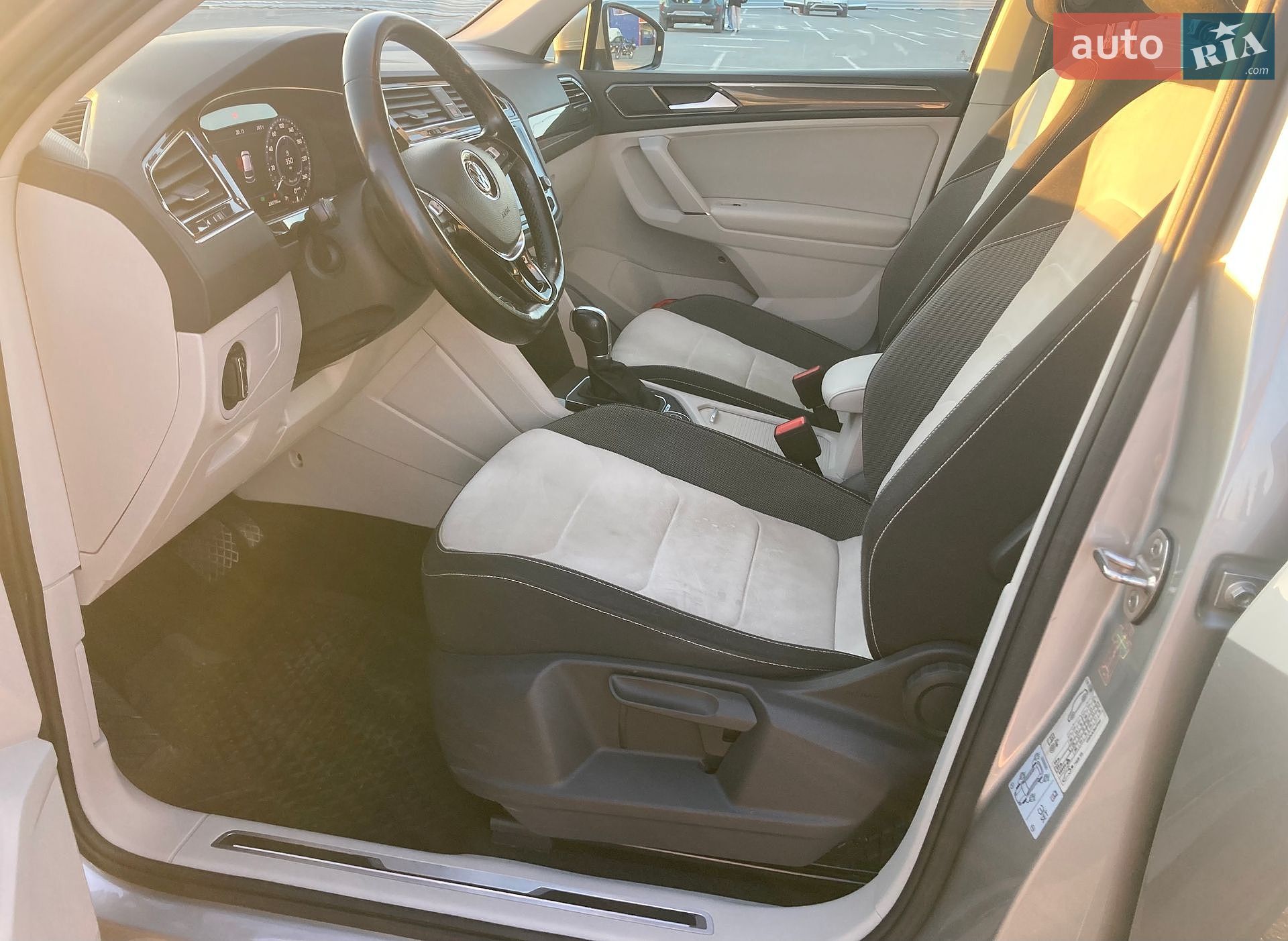 Volkswagen Tiguan 2017 VIN WVGZZZ5NZHW908440 фото оголошення 19 з 32