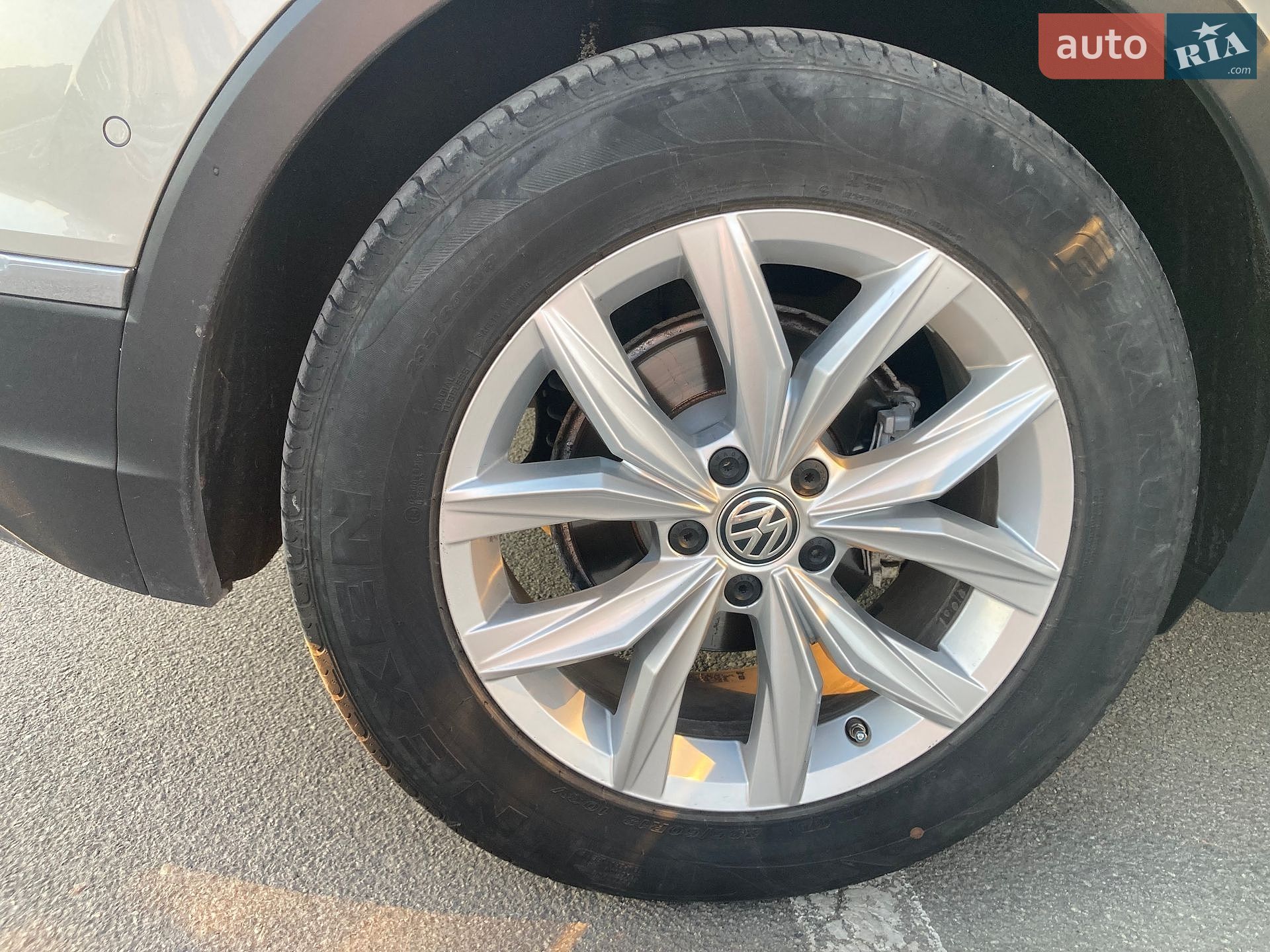 Volkswagen Tiguan 2017 VIN WVGZZZ5NZHW908440 фото оголошення 11 з 32