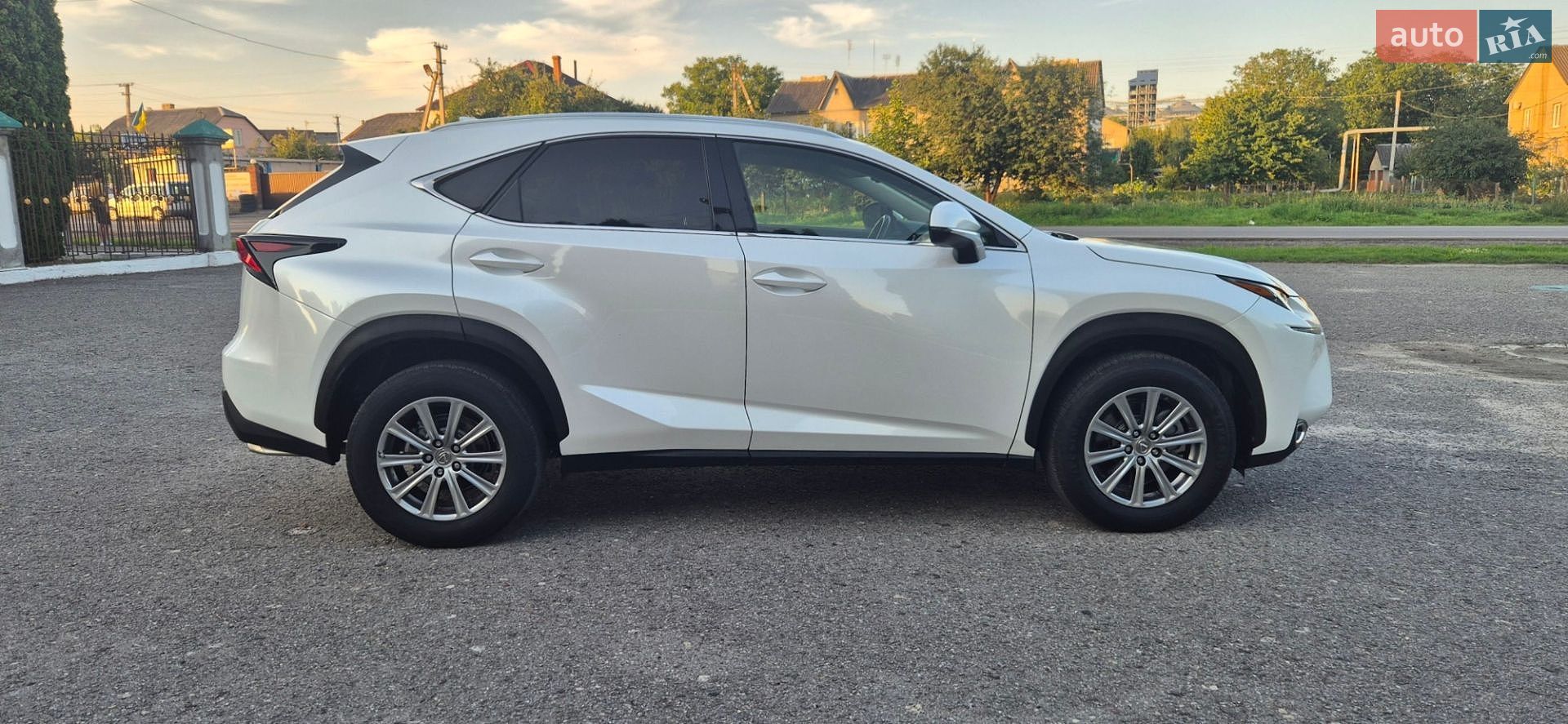 Lexus NX 2015 VIN JTJYARBZ2F2010524 фото оголошення 8 з 25