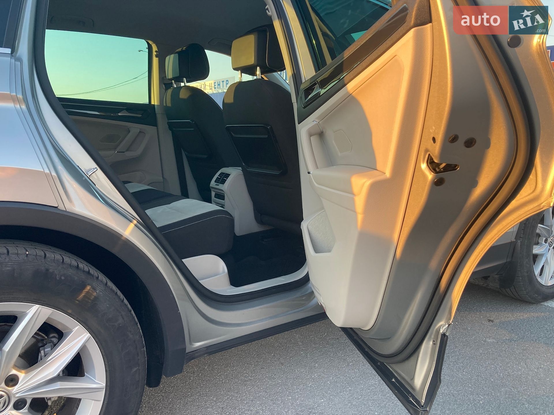 Volkswagen Tiguan 2017 VIN WVGZZZ5NZHW908440 фото оголошення 28 з 32