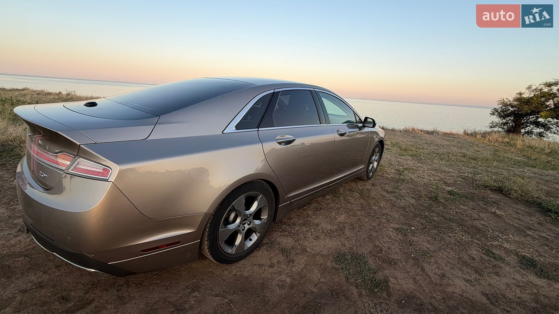 Lincoln MKZ 2018 VIN 3LN6L5C9XKR602024 фото оголошення 7 з 23