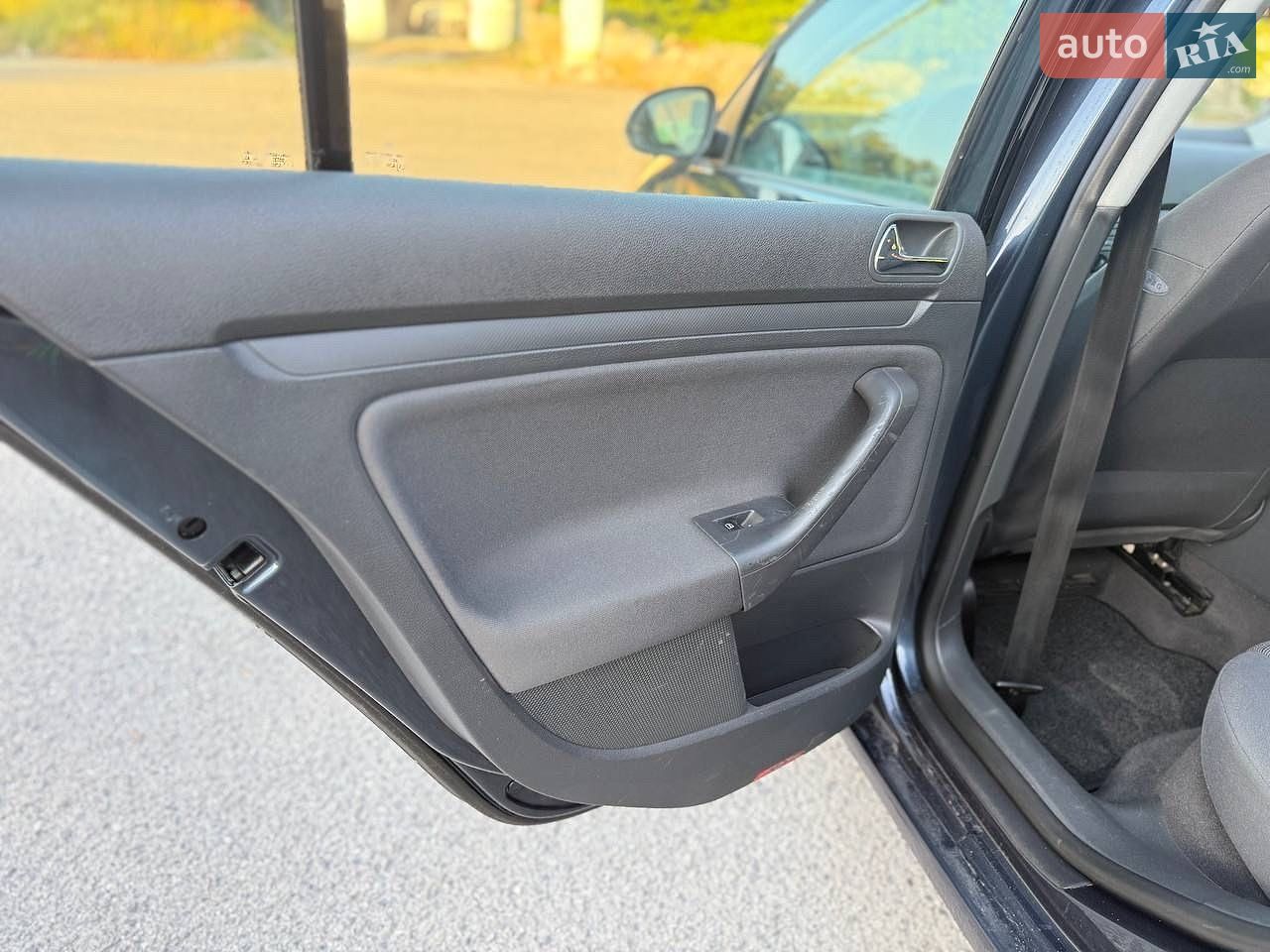 Volkswagen Golf 2004 VIN WVWZZZ1KZ5W095357 фото оголошення 15 з 17
