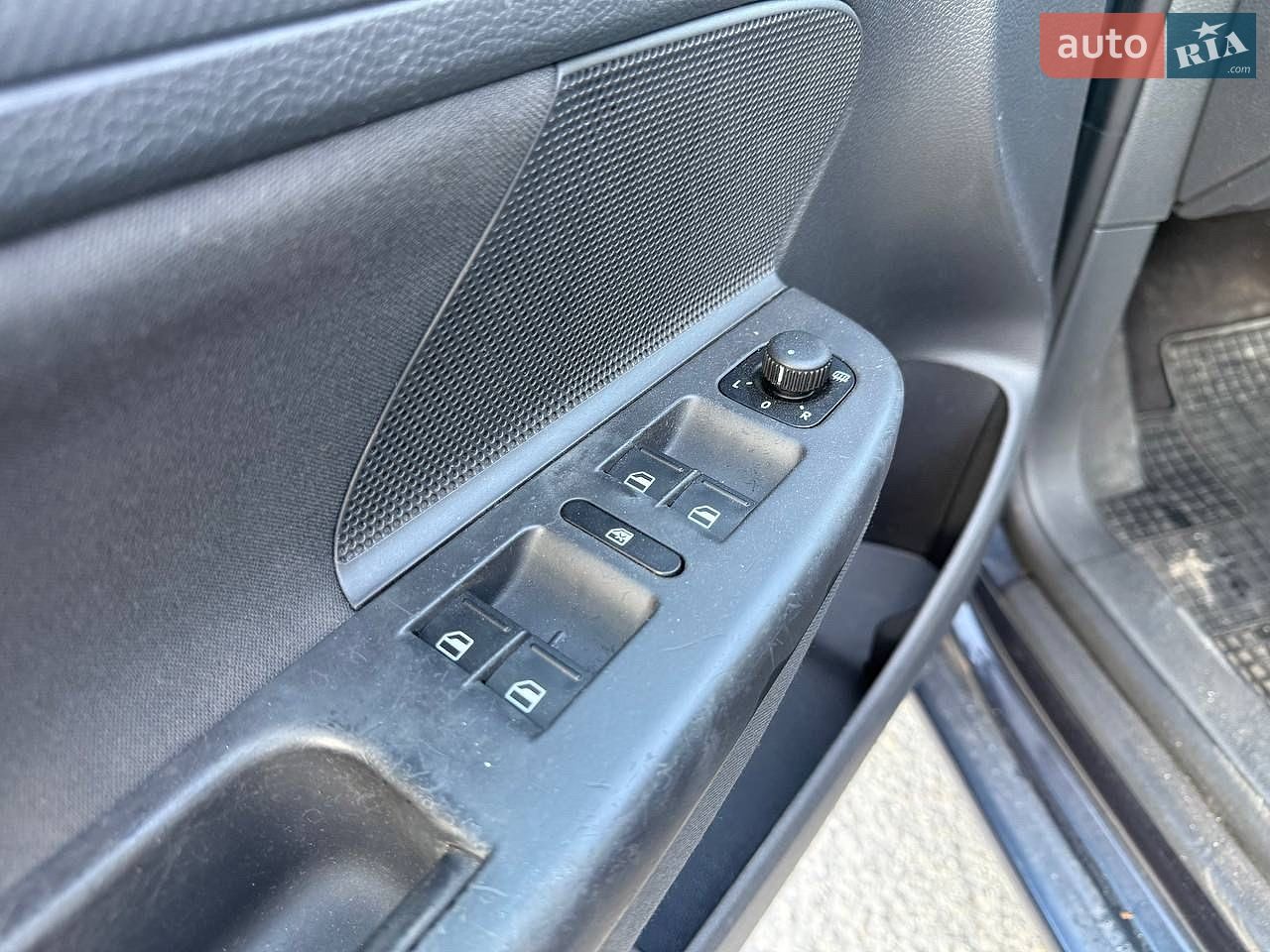 Volkswagen Golf 2004 VIN WVWZZZ1KZ5W095357 фото оголошення 16 з 17