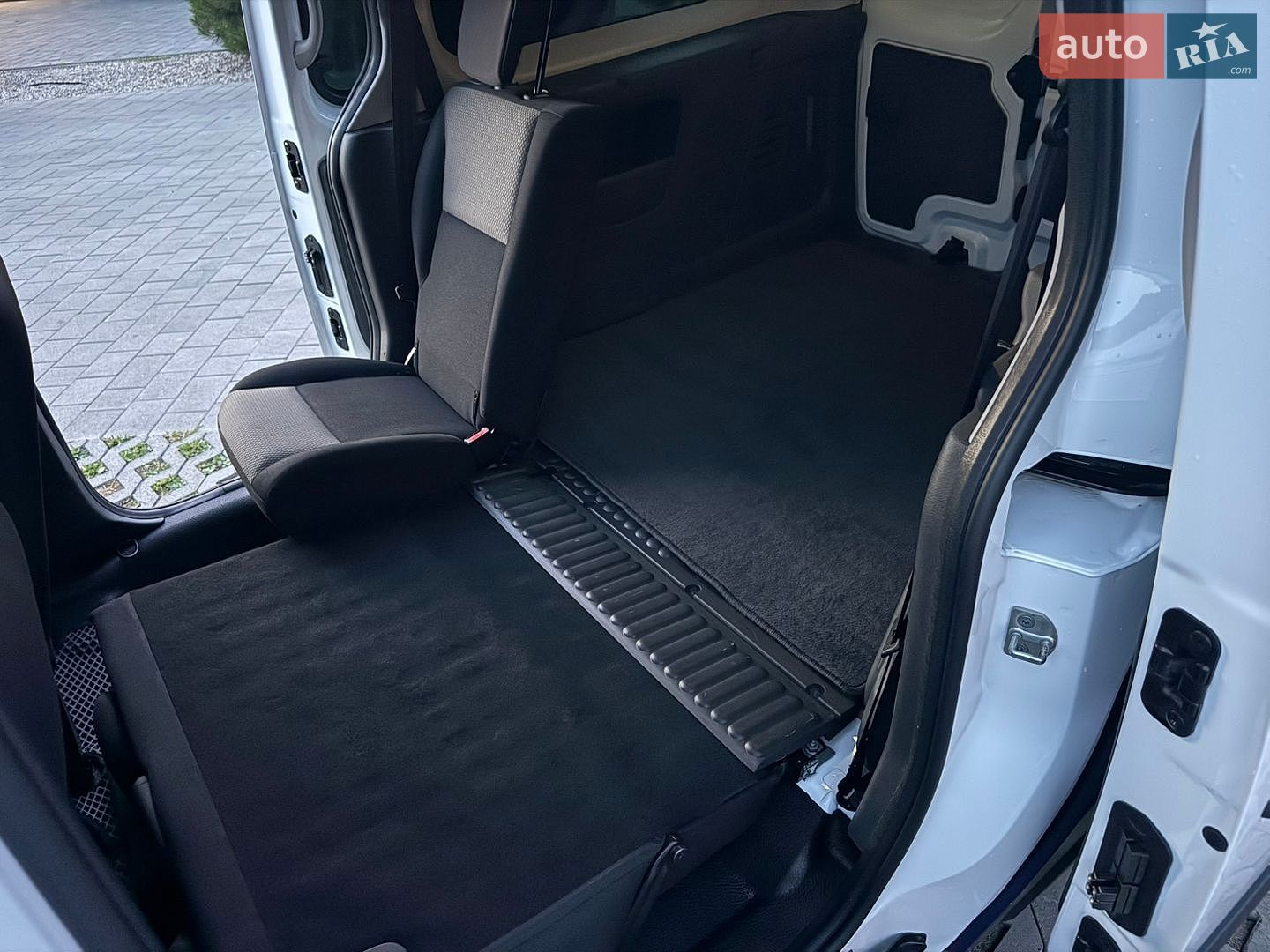 Renault Kangoo 2020 VIN VF1FW000566425436 фото оголошення 30 з 38