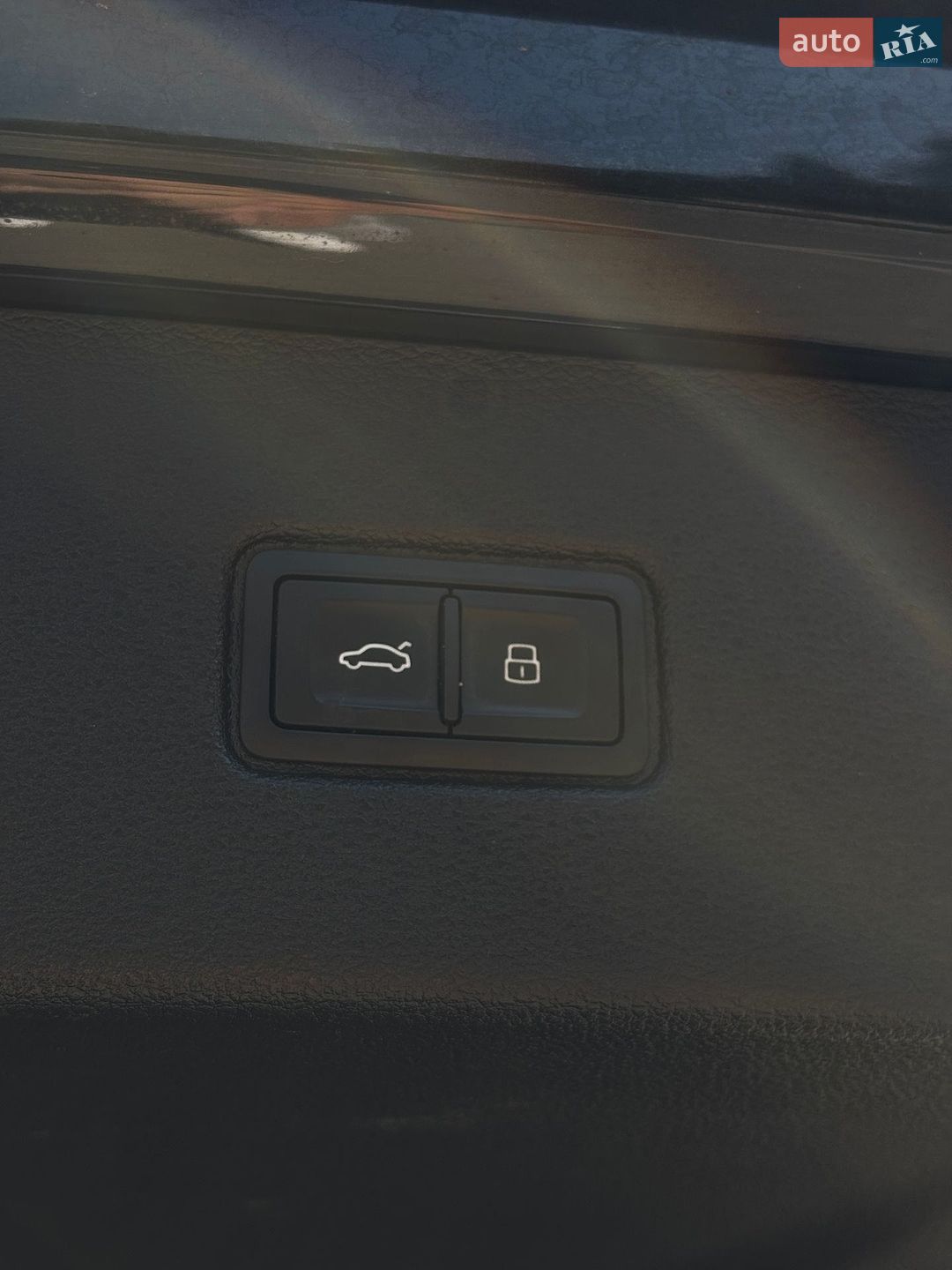 Audi Q7 2016 VIN WA1VAAF76HD031216 фото оголошення 31 з 54