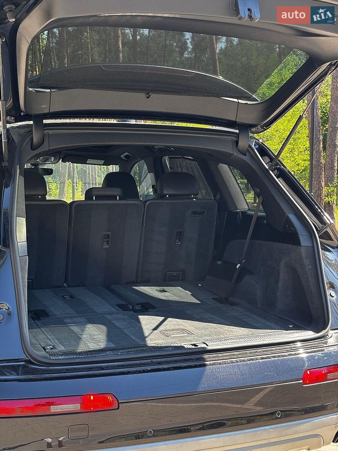 Audi Q7 2016 VIN WA1VAAF76HD031216 фото оголошення 18 з 54