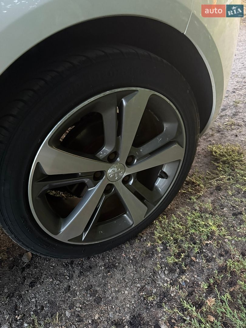 Peugeot 308 2014 VIN VF3L35FVGES251460 фото оголошення 8 з 23