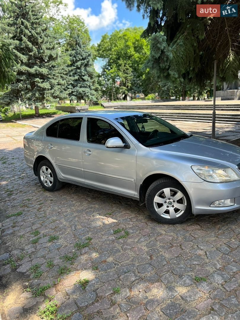 Skoda Octavia 2010 VIN TMBBS41Z9BB151630 фото оголошення 2 з 12