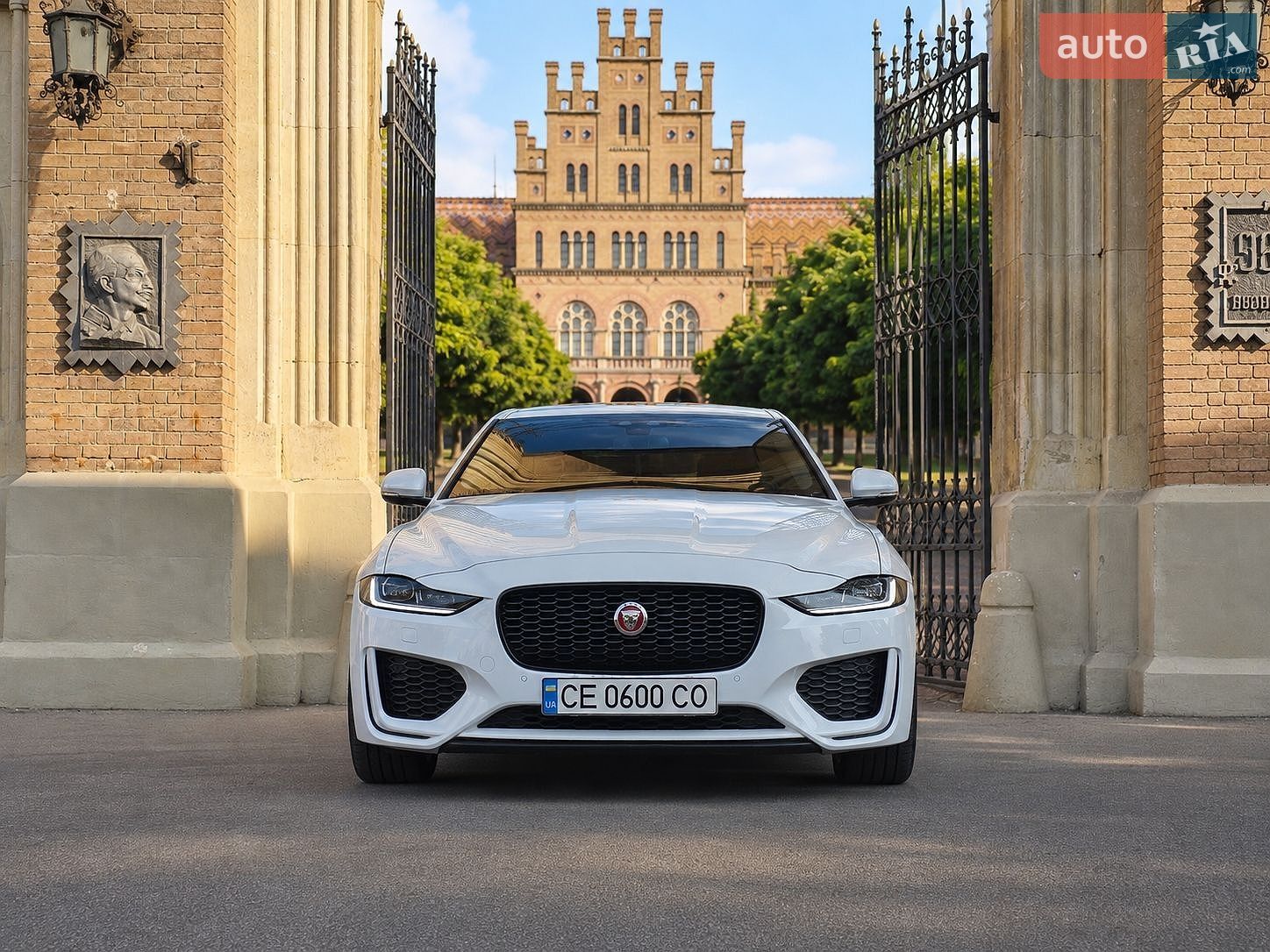 Jaguar XE 2020 VIN SAJAJ4FX7LCP64560 фото оголошення 5 з 9