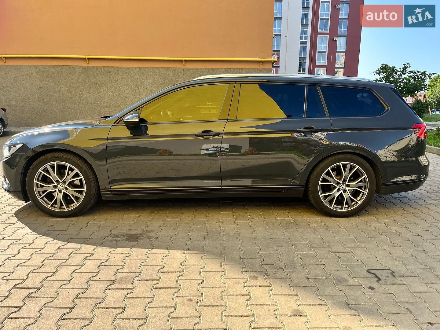 Volkswagen Passat 2015 VIN WVWZZZ3CZGE133132 фото оголошення 2 з 21
