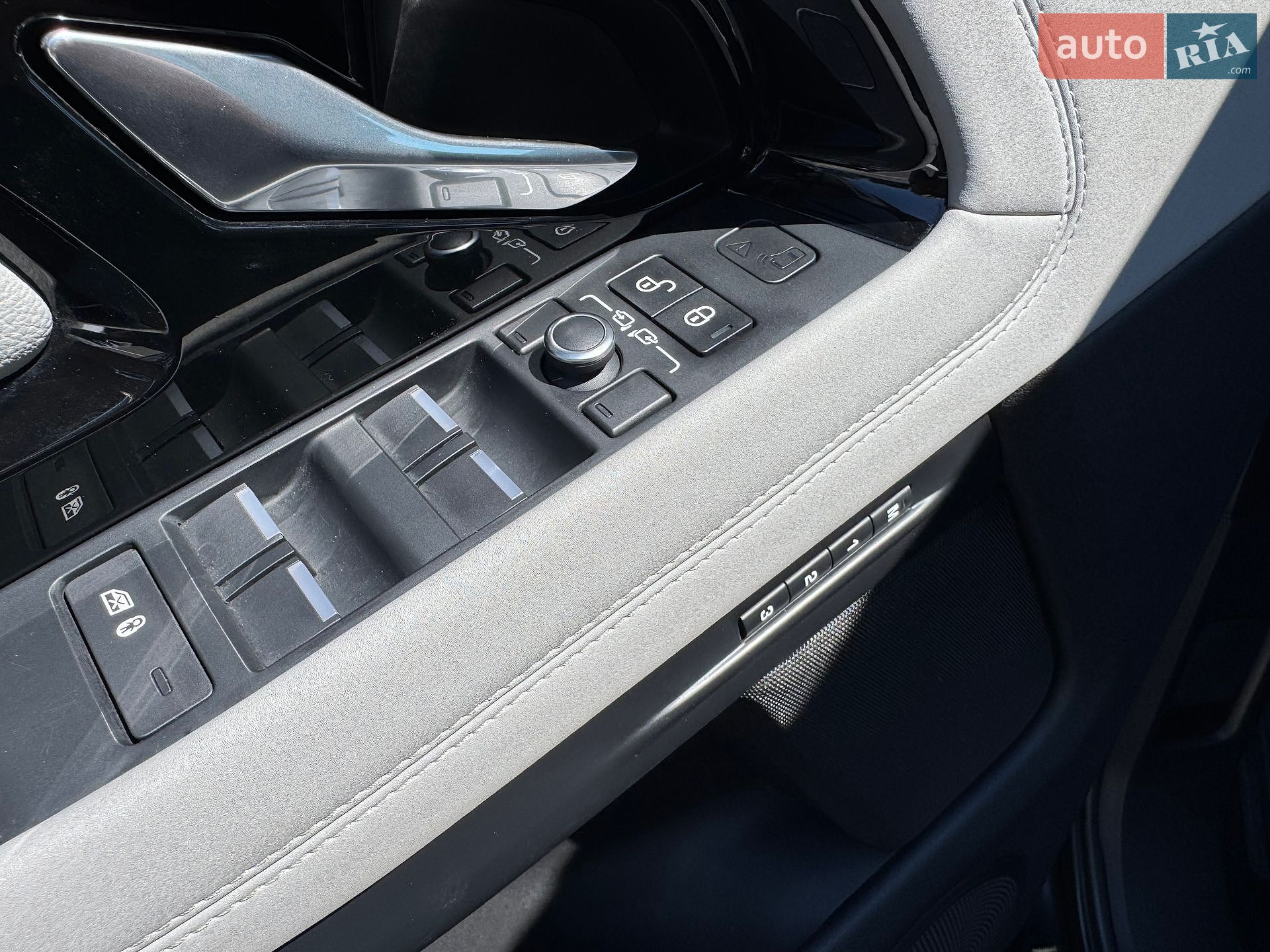 Land Rover Range Rover Evoque 2019 VIN SALZA2BN6LH040865 фото оголошення 10 з 19