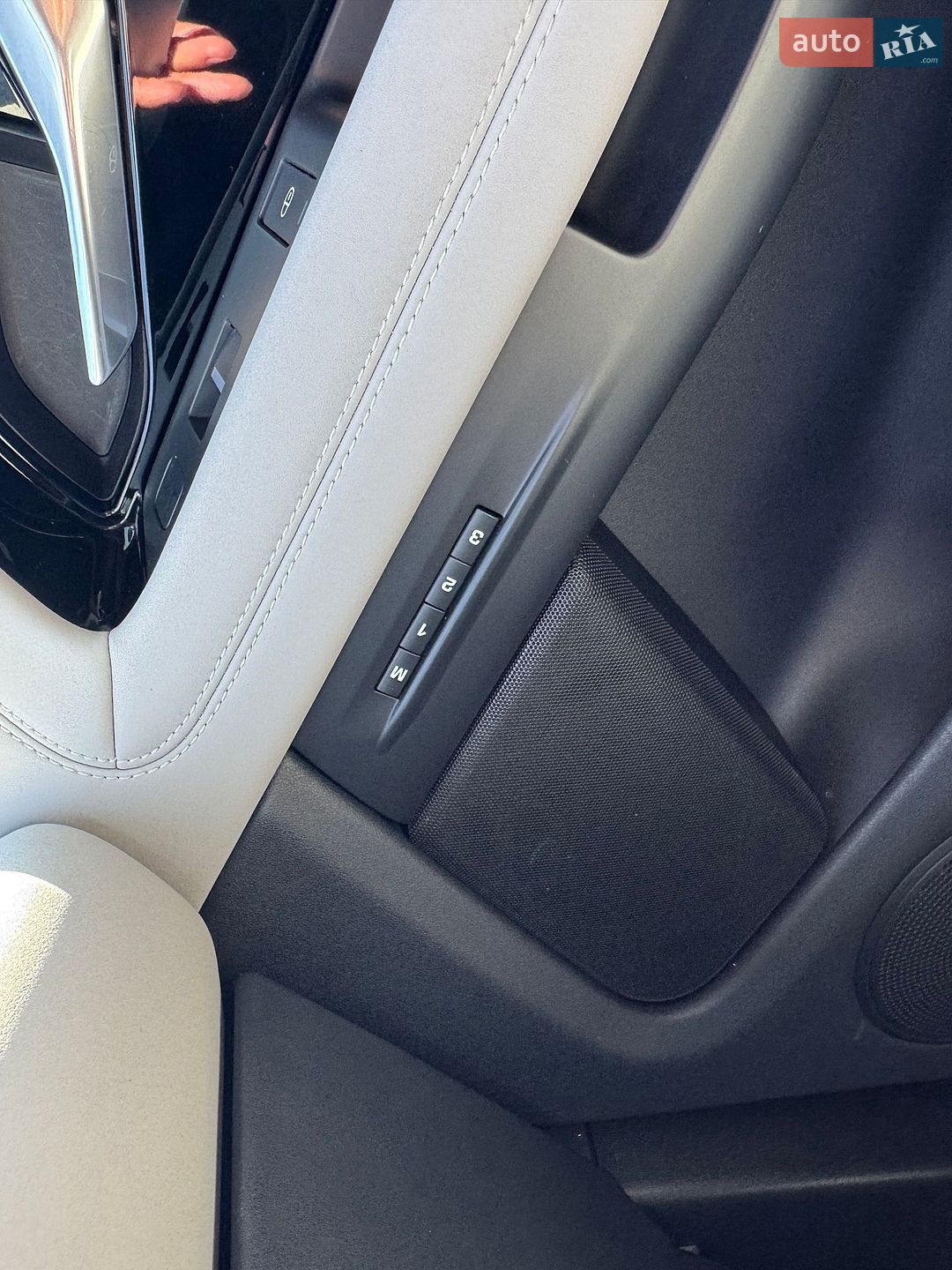 Land Rover Range Rover Evoque 2019 VIN SALZA2BN6LH040865 фото оголошення 18 з 19