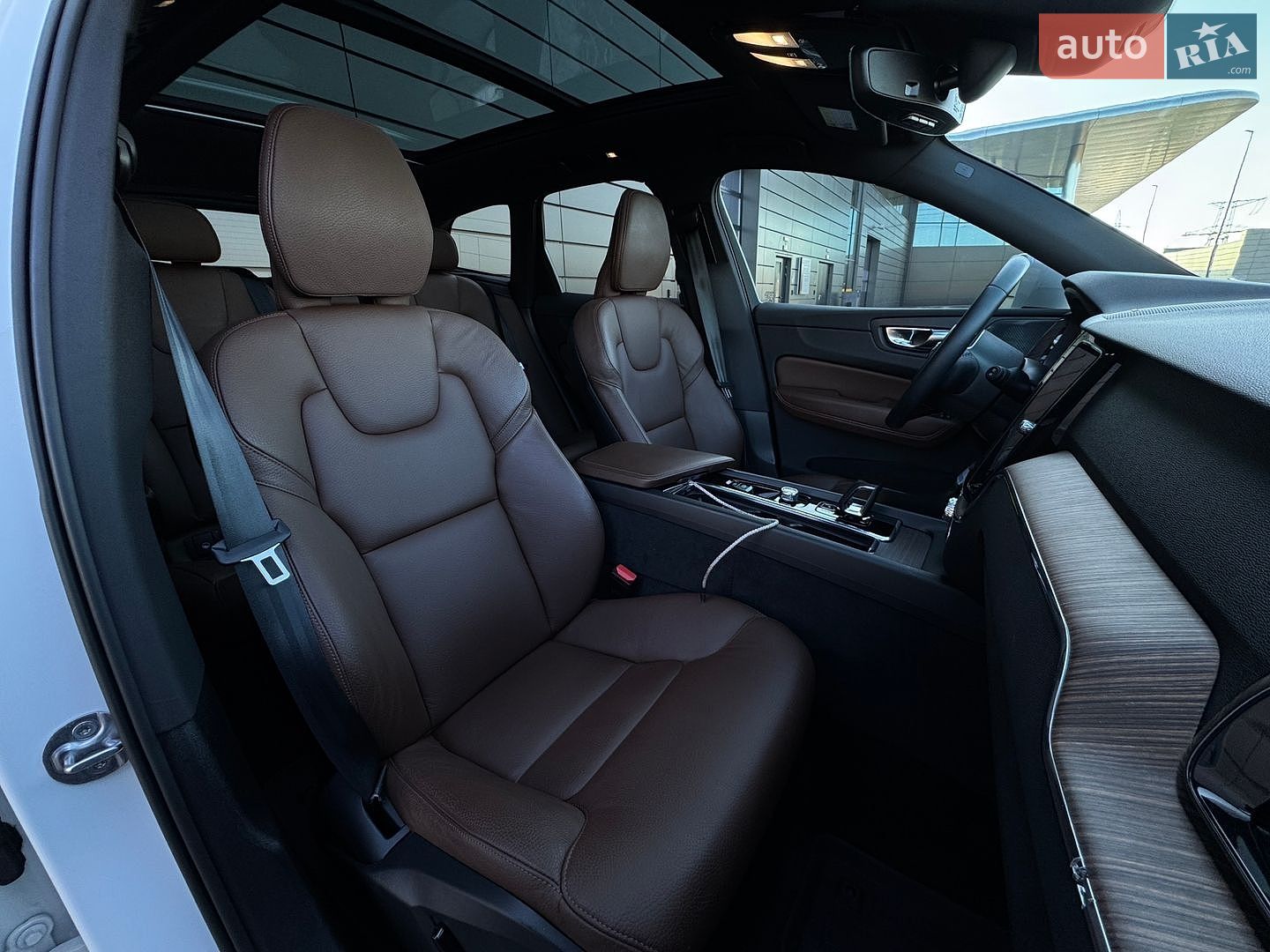 Volvo XC60 2022 VIN YV4H60DE1P1210261 фото оголошення 10 з 17